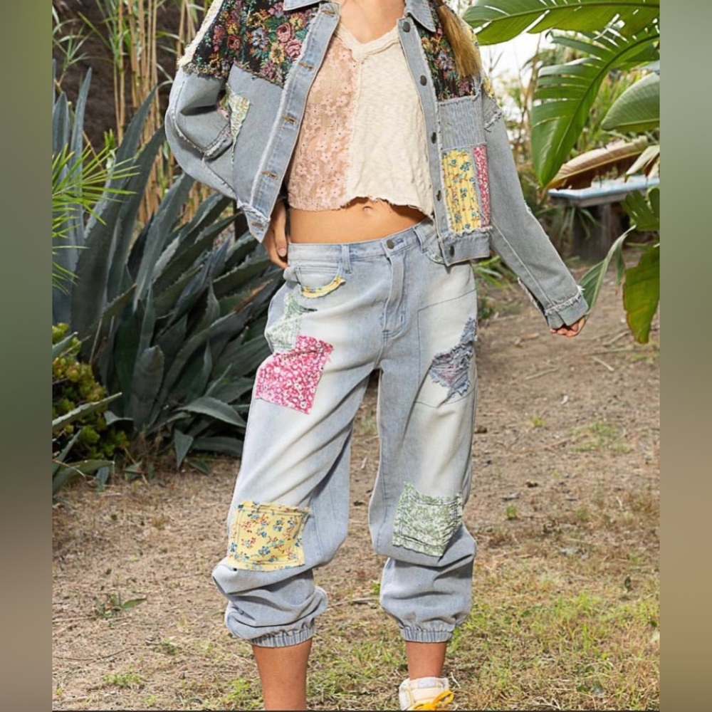 New! POL Colorful Patchwork Distressed Relaxed Fit Jogger Jeans - Picture 6 of 8